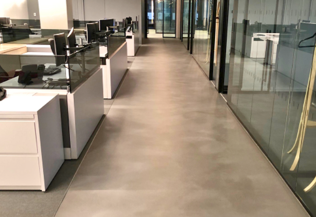 Offices With Liquid Elements Polished Floors